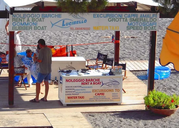 Costanzo Beachfront Air Conditioning And Free Wi-fi