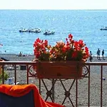 Daire Costanzo Beachfront Air Conditioning And Free Wi-fi Positano