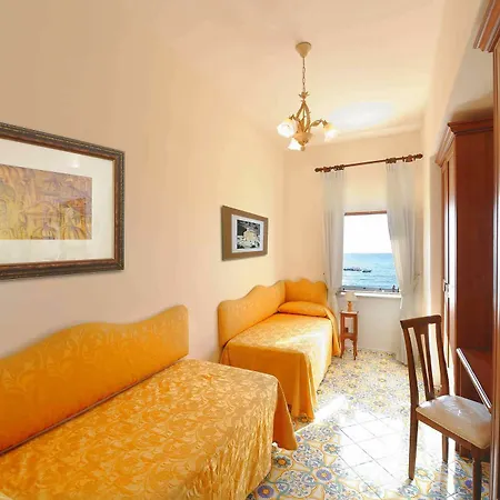 Costanzo Beachfront Air Conditioning And Free Wi-fi 公寓 波西塔諾