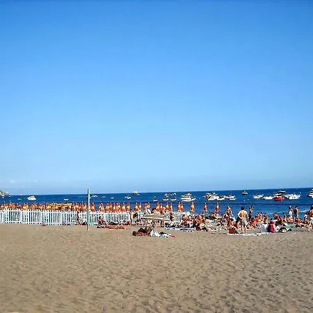 Lägenhet Costanzo Beachfront Air Conditioning And Free Wi-fi