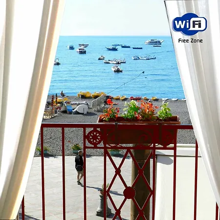 Costanzo Beachfront Air Conditioning And Free Wi-fi Lägenhet *