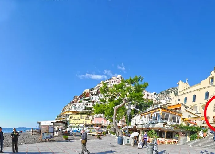 Apartman Costanzo Beachfront Air Conditioning And Free Wi-fi