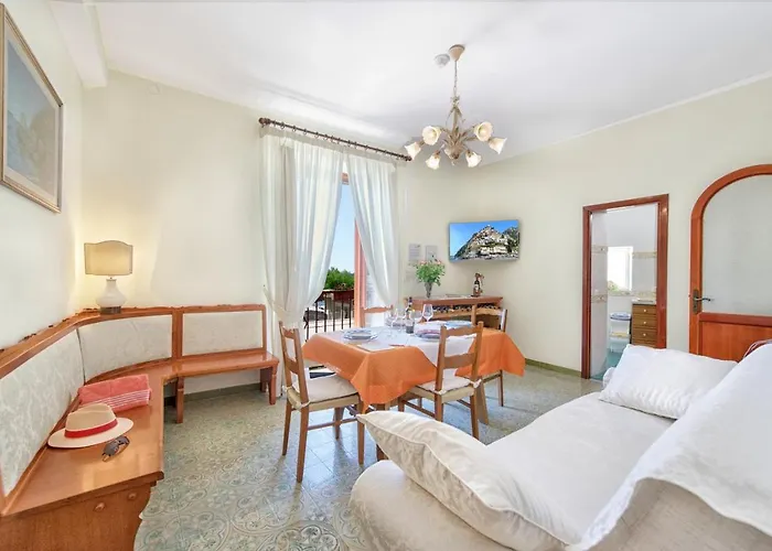 Costanzo Beachfront Air Conditioning And Free Wi-fi Appartement