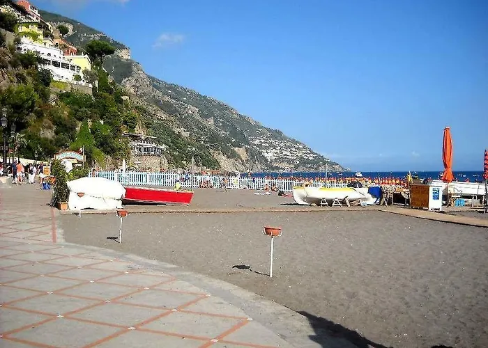 Apartman Costanzo Beachfront Air Conditioning And Free Wi-fi *