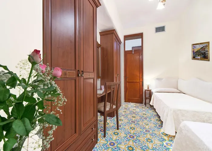 Apartman Costanzo Beachfront Air Conditioning And Free Wi-fi