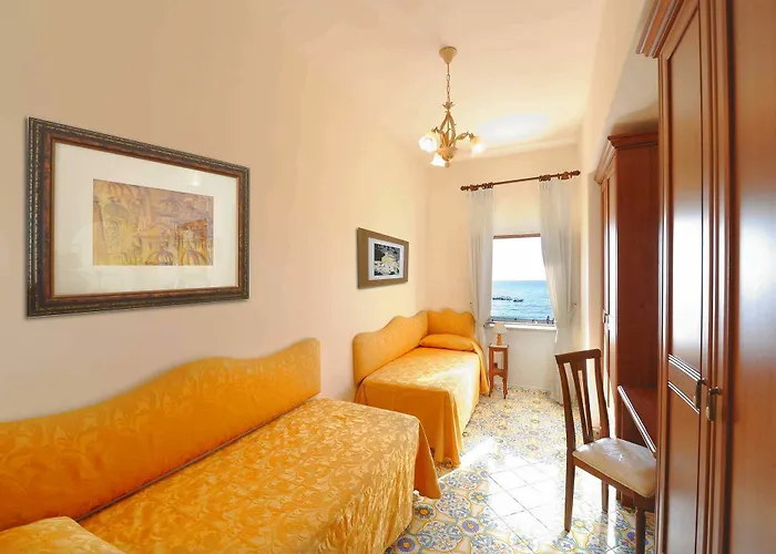 Costanzo Beachfront Air Conditioning And Free Wi-fi Apartman Positano