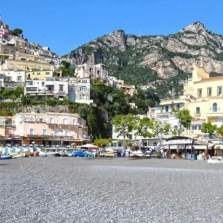 Apartmán Costanzo Beachfront Air Conditioning And Free Wi-fi *