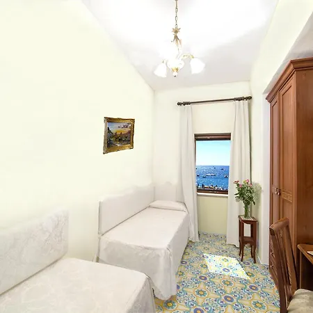 Apartmán Costanzo Beachfront Air Conditioning And Free Wi-fi *
