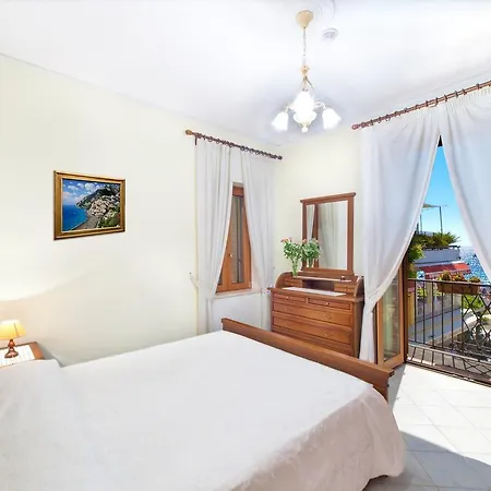 Costanzo Beachfront Air Conditioning And Free Wi-fi * Positano