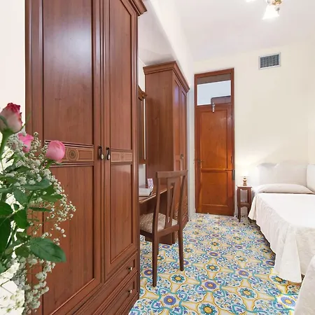 Apartmán Costanzo Beachfront Air Conditioning And Free Wi-fi